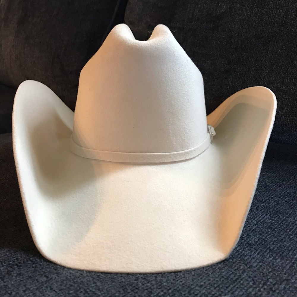 Men’s or women’s Bailey’s Cowboy hat.